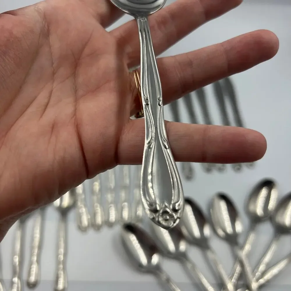 Vintage American Rogers Premier Stainless Flatware Set‎ Chapel Hill 28 Pieces